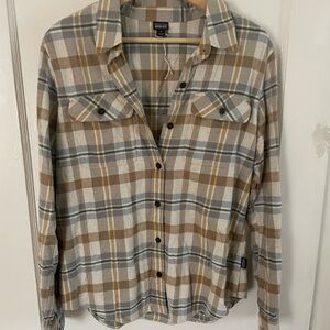 Patagonia Women’s Plaid Flannel